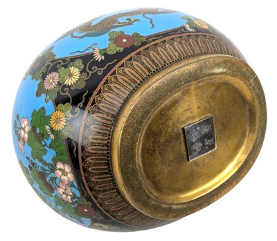 Lot 99 - ATT NAMIKAWA YASUYUKI - A JAPANESE MEIJI CLOISONNE ENAMEL LIDDED JAR 京读並河 款铜胎掐丝珐琅盖罐