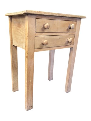 Lot 817 - 20TH CENTURY VICTORIAN STYLE BEDSIDE TABLE