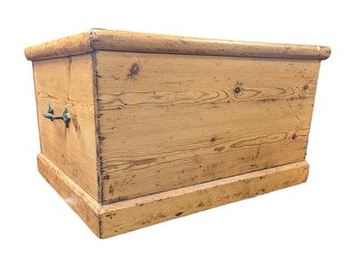 Lot 815 - 19TH CENTURY VICTORIAN PINE BLANKET BOX