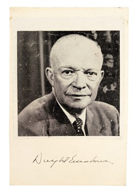 Lot 2 - AMERICAN PRESIDENTS - DWIGHT D. EISENHOWER - AUTOGRAPH ON CARD