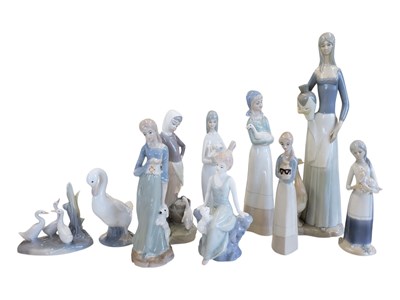 Lot 82 - COLLECTION OF 20TH CENTURY VINTAGE SPANISH PORCELAIN FIGURES