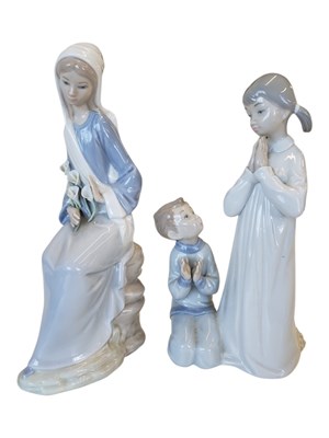 Lot 85 - LLADRO - TWO LATE 20TH CENTURY SPANISH PORCELAIN FIGURES