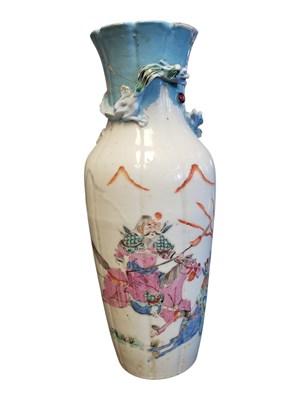 Lot 101 - 19TH CENTURY CHINESE HAND PAINTED FAMILLE ROSE STYLE VASE