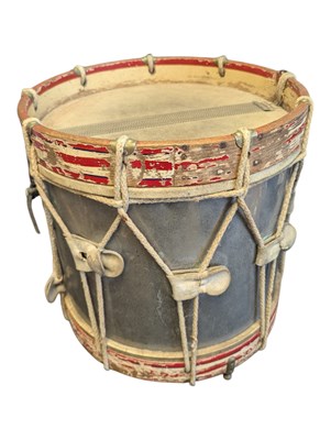 Lot 7 - MID 20TH CENTURY 1950S VINTAGE MUSICAL INSTRUMENT MILITARY MARCHING DRUM
