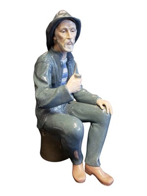Lot 86 - NAO BY LLADRO - LATE 20TH CENTURY PORCELAIN OLD FISHERMAN SAILOR FIGURE MODEL 262