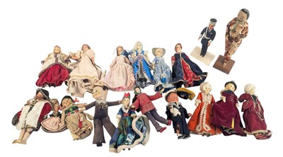 Lot 345 - DOLLS - LARGE COLLECTION OF TOURIST COSTUME & HISTORICAL DOLLS