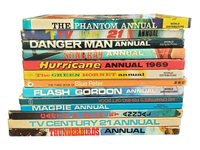 Lot 519 - COLLECTION OF LATE 20TH CENTURY VINTAGE TV SHOW ANNUALS
