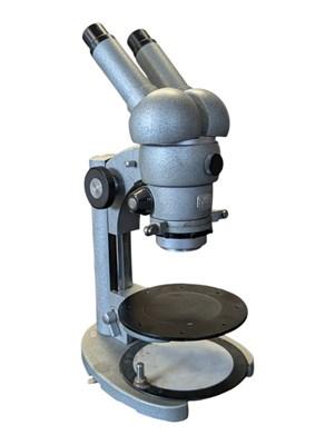 Lot 363 - CARL ZEISS, GERMANY - MID CENTURY STEREO MICROSCOPE