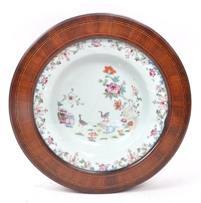 Lot 15 - 18TH CENTURY CHINESE FAMILLE ROSE PLATE / DISH