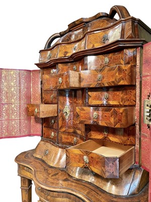 Lot 450 - SOUTH GERMAN EARLY 18TH CENTURY BAROQUE WALNUT & MARQUETRY ESCRITOIRE