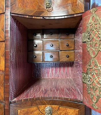 Lot 450 - SOUTH GERMAN EARLY 18TH CENTURY BAROQUE WALNUT & MARQUETRY ESCRITOIRE