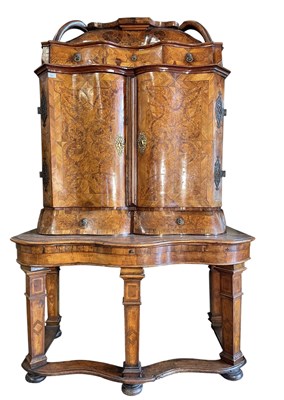 Lot 450 - SOUTH GERMAN EARLY 18TH CENTURY BAROQUE WALNUT & MARQUETRY ESCRITOIRE