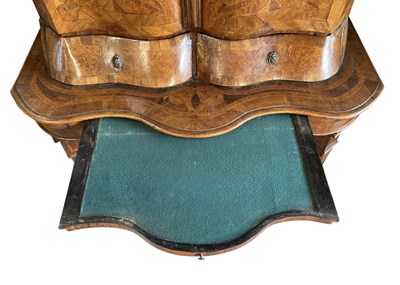 Lot 450 - SOUTH GERMAN EARLY 18TH CENTURY BAROQUE WALNUT & MARQUETRY ESCRITOIRE