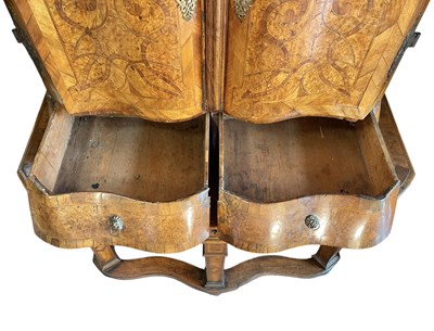 Lot 450 - SOUTH GERMAN EARLY 18TH CENTURY BAROQUE WALNUT & MARQUETRY ESCRITOIRE
