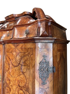 Lot 450 - SOUTH GERMAN EARLY 18TH CENTURY BAROQUE WALNUT & MARQUETRY ESCRITOIRE