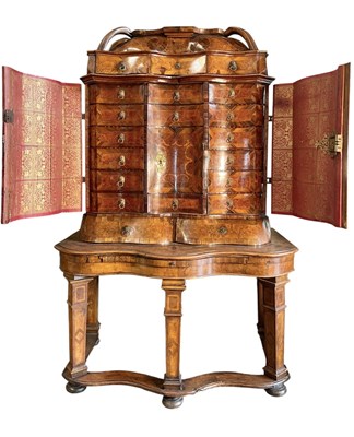 Lot 450 - SOUTH GERMAN EARLY 18TH CENTURY BAROQUE WALNUT & MARQUETRY ESCRITOIRE