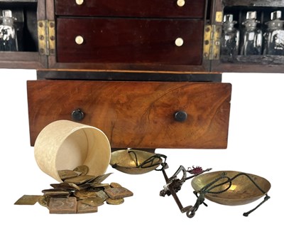 Lot 263 - GEORGE III EARLY 19TH CENTURY MAHOGANY TRAVEL MEDICINE APOTHECARY CABINET