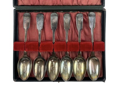 Lot 34 - CASED SET OF SIX GEORGE III HALLMARKED SILVER TEASPOONS