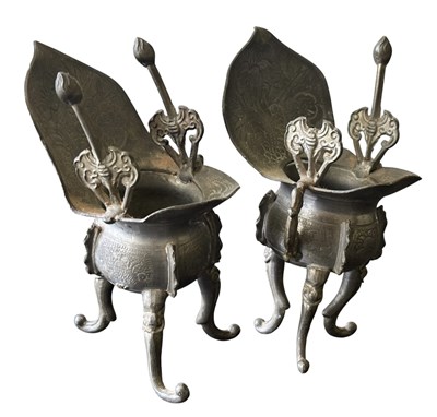 Lot 155 - PAIR OF QING DYNASTY SWATOW KUT HING PEWTER DRINKING VESSEL 清 汕头颜吉兴点铜爵杯一对