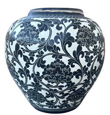 Lot 45 - LARGE CHINESE CIZHOU 'PEONY' VASE 磁州牡丹纹大罐