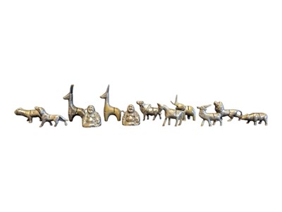 Lot 375 - COLLECTION OF TWELVE 20TH CENTURY VINTAGE NOVELTY ANIMAL SILVER PLATED MENU / PLACE CARD HOLDERS