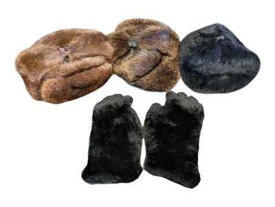 Lot 377 - 20TH CENTURY VINTAGE FUR HATS & GLOVES