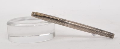 Lot 215 - PARKER - VINTAGE 1960S STERLING SILVER FOUNTAIN PEN