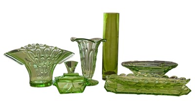 Lot 133 - COLLECTION OF VINTAGE 20TH CENTURY GREEN GLASS PIECES