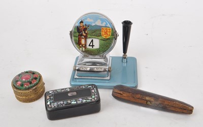 Lot 216 - 20TH CENTURY JAPANESE PERPETUAL CALENDAR, TWO BOXES AND PIPE