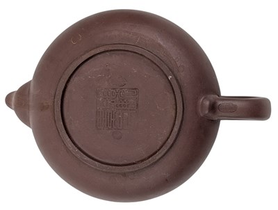 Lot 50 - ATT. GU JINGZHOU CHINESE ZISHA CLAY TEAPOT 顾景舟款 宜兴紫砂茶壺