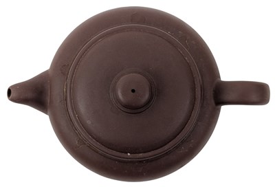 Lot 50 - ATT. GU JINGZHOU CHINESE ZISHA CLAY TEAPOT 顾景舟款 宜兴紫砂茶壺