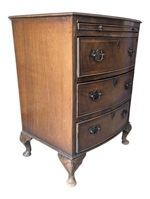 Lot 725 - QUEEN ANNE REVIVAL PEDESTAL BACHELORS CHEST OF DRAWERS