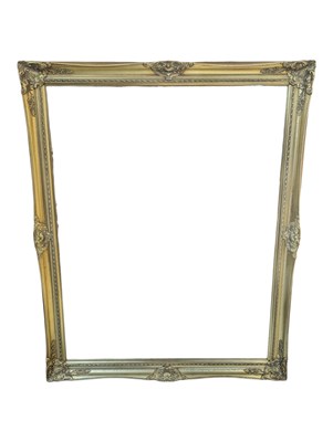 Lot 712 - LARGE CONTEMPORARY GILTWOOD REPRODUCTION MIRROR