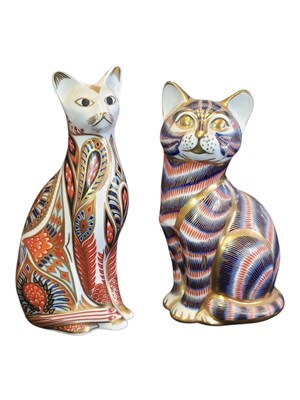 Lot 168 - VINTAGE ROYAL CROWN DERBY OLD IMARI SIAMESE PORCELAIN CAT