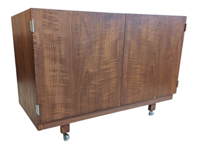 Lot 670 - BRITISH MODERN DESIGN - VINTAGE MID 20TH CENTURY TEAK SERVING TROLLEY