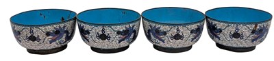 Lot 146 - FOUR EARLY 20TN CENTURY CHINESE CLOISONNE 'DRAGON' BOWLS 掐丝珐琅彩龙纹盌一组