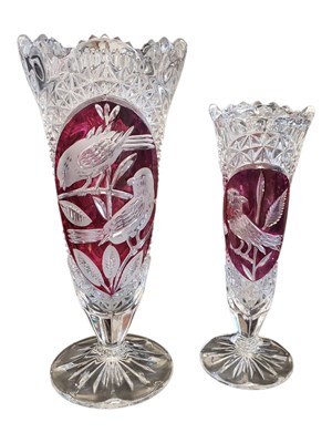 Lot 174 - A PAIR OF LATE 20TH CENTURY HOFBAUER BYRDES CRYSTAL CUT GLASS FOOTED VASES