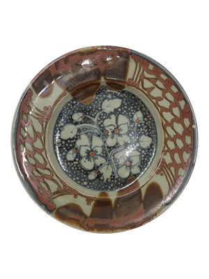 Lot 176 - RUSSELL COLLINS - 20TH CENTURY STUDIO ART POTTERY GLAZED STONEWARE CHARGER