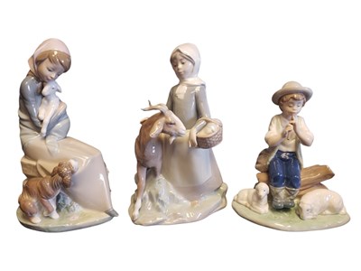 Lot 179 - LLADRO & NAO - THREE 20TH CENTURY VINTAGE PORCELAIN FIGURES