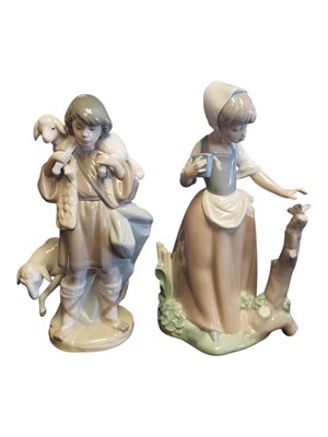Lot 180 - LLADRO & NAO - TWO 20TH CENTURY VINTAGE PORCELAIN FIGURES