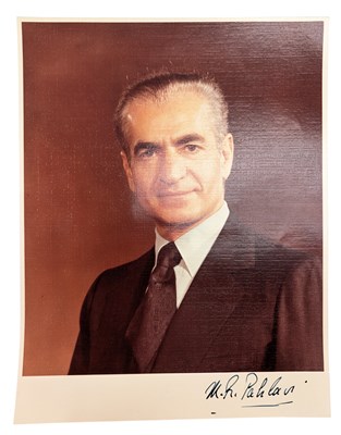 Lot 266 - WORLD LEADERS - MOHAMMAD REZA PAHLAVI (D.1980) - SIGNED PHOTO