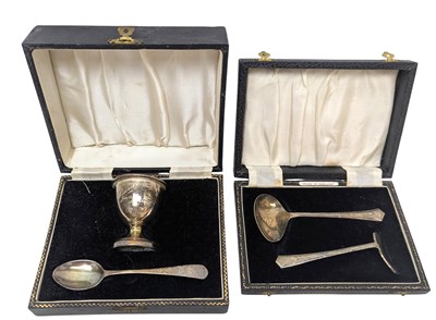 Lot 89 - CASED GEORGE VI HALLMARKED SILVER EGGCUP & SPOON SET