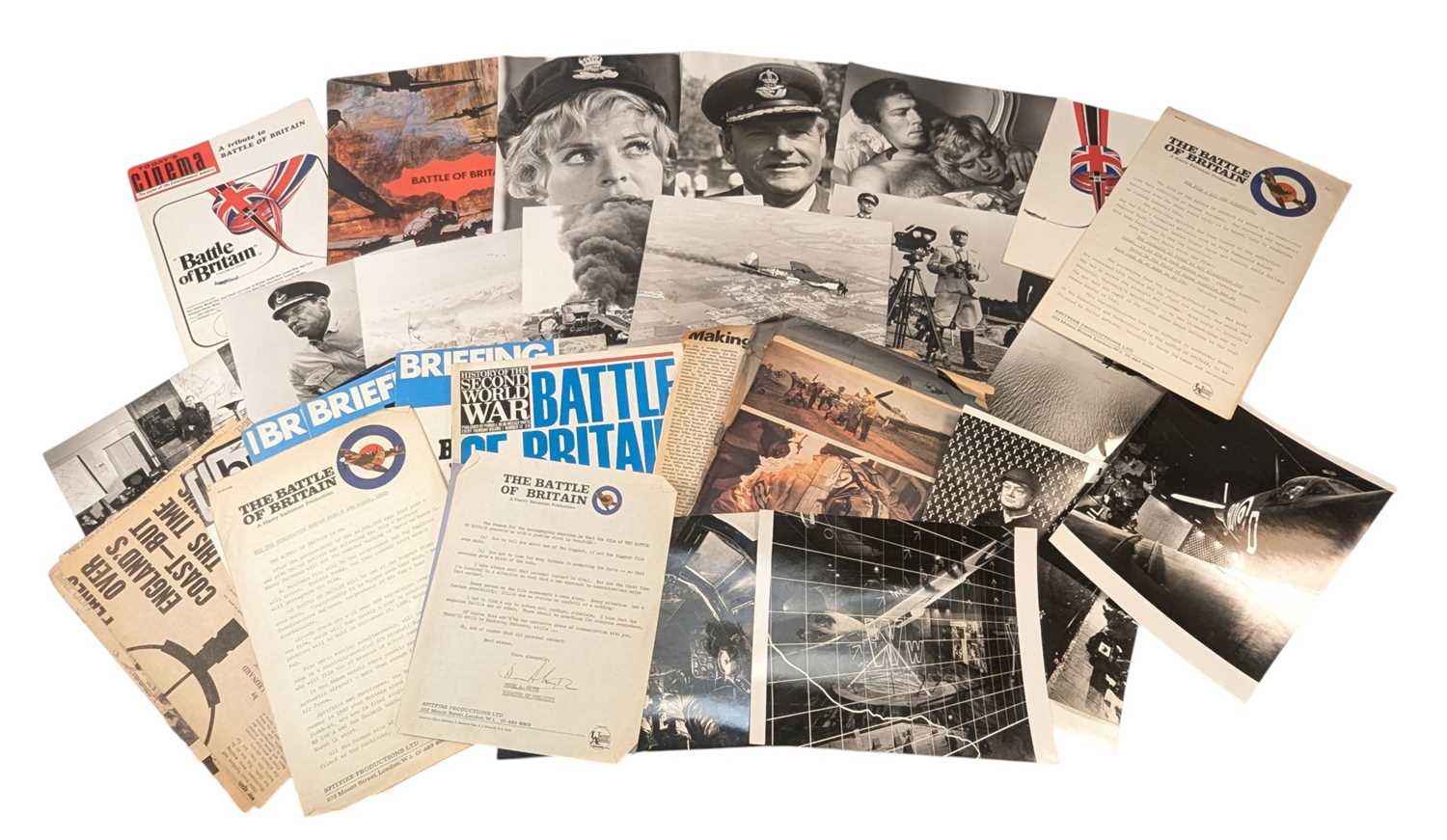 Lot 290 - THE BATTLE OF BRITAIN (1969) - ORIGINAL PRESS PACK + EXTRAS