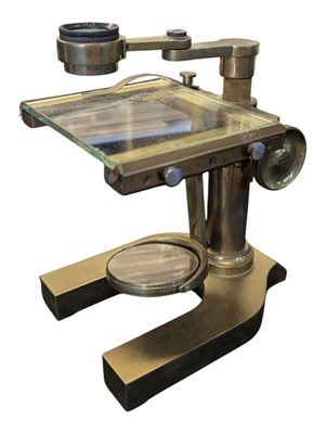 Lot 269 - EARLY 20TH CENTURY ERNST LEITZ WETZLAR BRASS DISSECTING MICROSCOPE