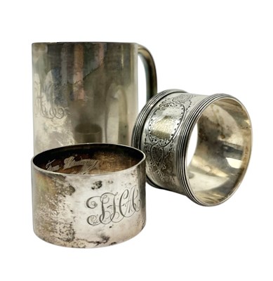 Lot 14 - EDWARD VII HALLMARKED SILVER CHRISTENING MUG & TWO SILVER NAPKIN RINGS