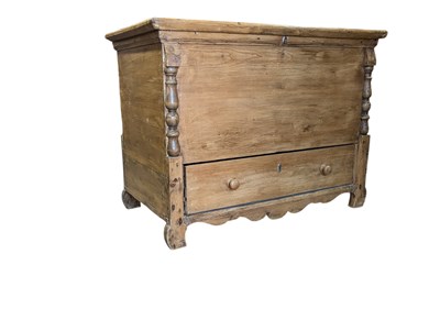 Lot 1008 - 19TH CENTURY VICTORIAN PINE MULE CHEST
