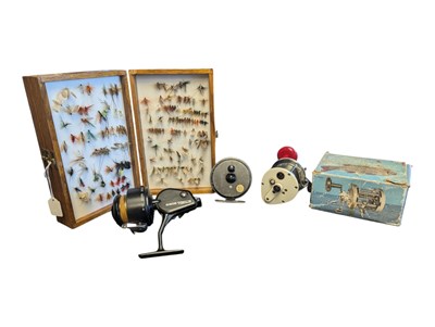 Lot 292 - COLLECTION OF LATE 20TH CENTURY FISHING REELS & FLIES