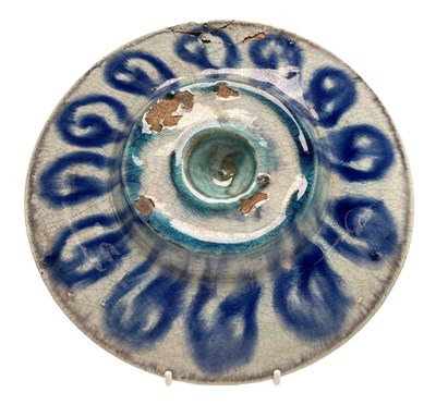 Lot 50 - CHARLES PASSENGER FOR WILLIAM DE MORGAN - ARTS & CRAFTS POTTERY PLATE