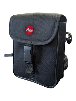 Lot 329 - LEICA - PAIR OF CONTEMPORARY ULTRAVID 7X42 BINOCULARS