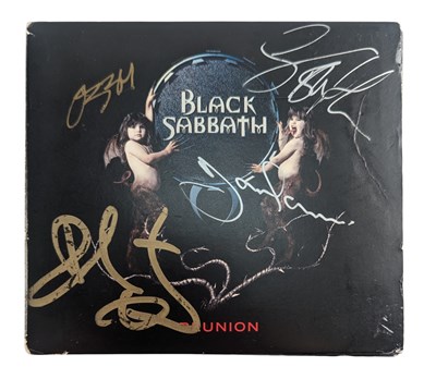 Lot 295 - BLACK SABBATH (BAND) - FULL BAND AUTOGRAPHED REUNION CD